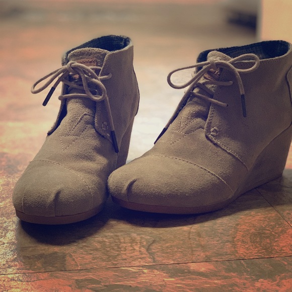 Toms Shoes - TOMS Kala Women’s lace up Boots -Size 7.5